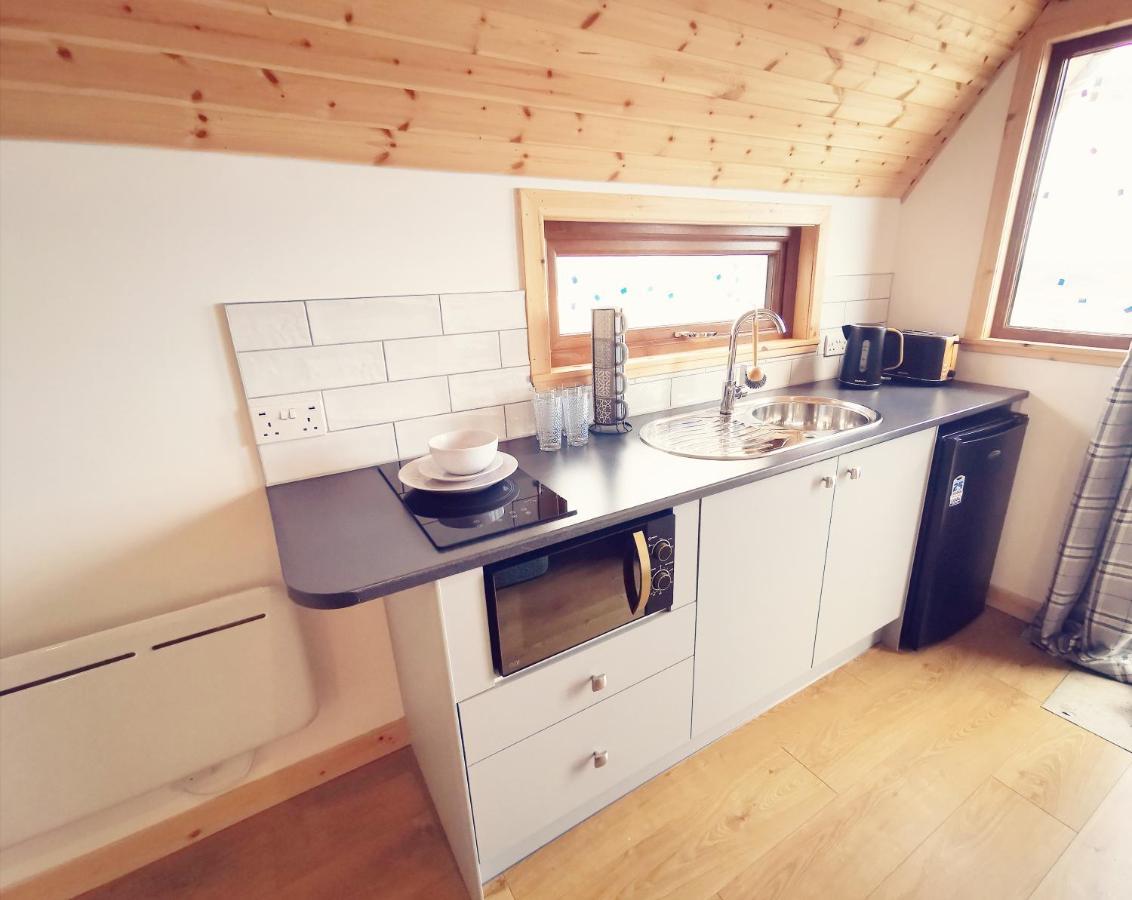 ホテルGowanview Glamping バンフ エクステリア 写真